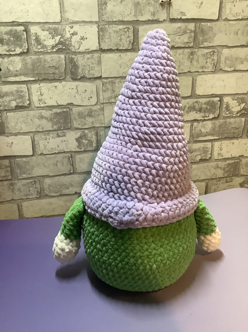 Gnome décoratif au crochet / Handmade Crochet Gnome